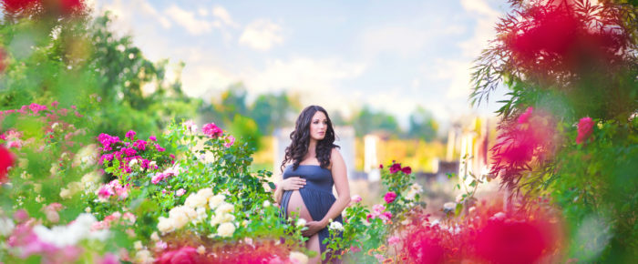A Magical Garden Maternity Session with Magination Images – Southern Oregon Photographer